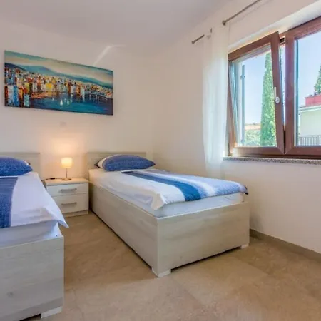 Anton 61 Pax Apartment