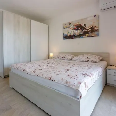Apartment Anton 61 Pax